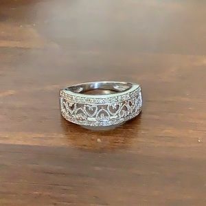 White gold Diamond sweetheart ring